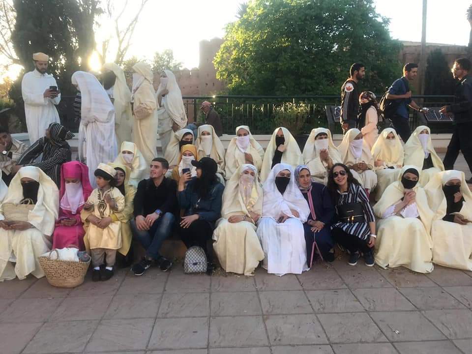 نساء وجدة وببركان يتجاوبن مع الدعوة إلى الرجوع للباس التقليدي – صور插图4 نساء وجدة وببركان يتجاوبن مع الدعوة إلى الرجوع للباس التقليدي – صور插图4